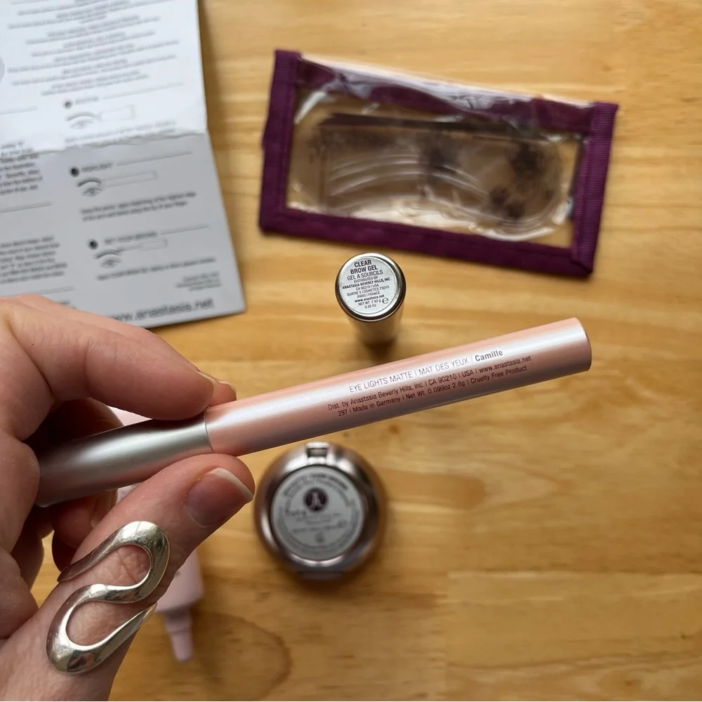 ANASTASIA Beverly Hills ALL IN ONE Brow Kit - Picture 8 of 9